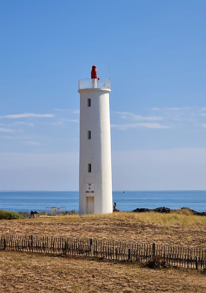 Le phare de St Gilles Croixde Vie en proximité de St Hilaire de Riez