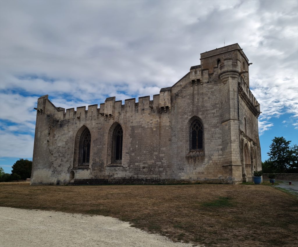 L'église fortifiée d'Esnandes
