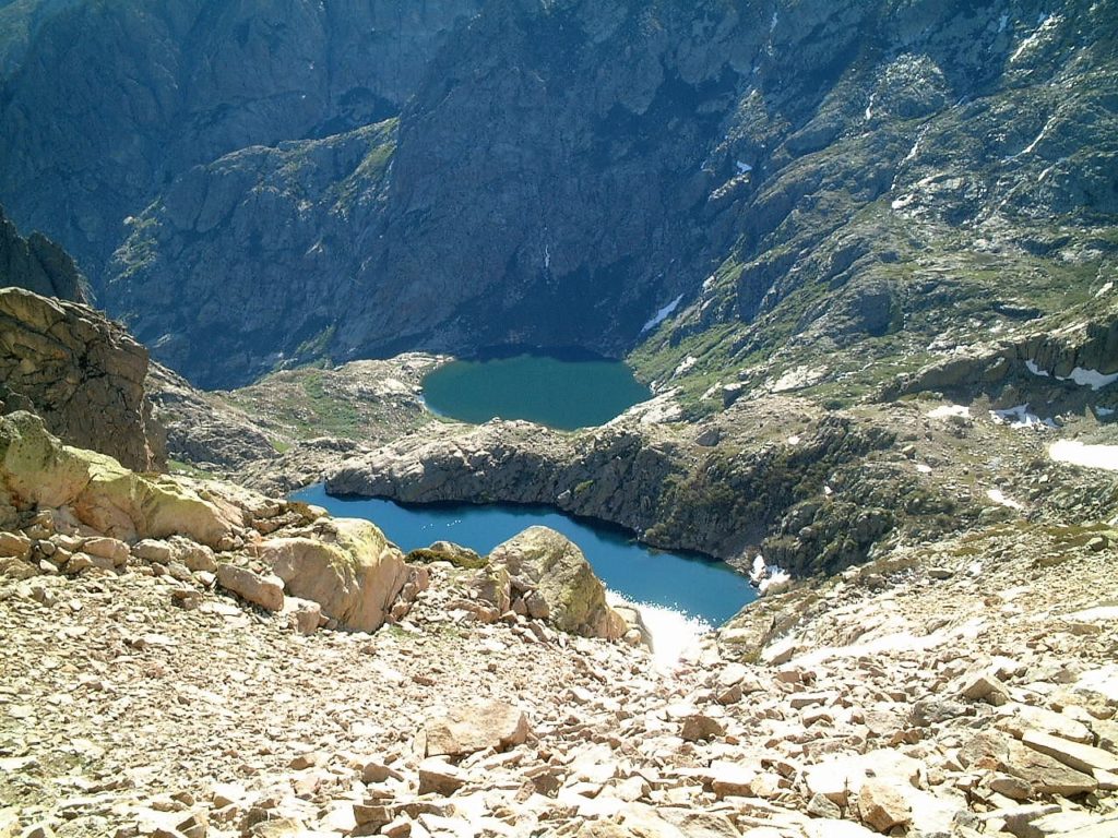 Refuge de Manganu au Lac de Mélo et au refuge Petra Piana - Dénivelè : 850 m à la montée et 600 m à la descente