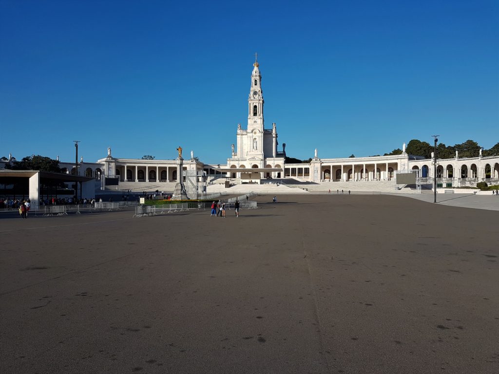 La place devant la basilique de Fatima 