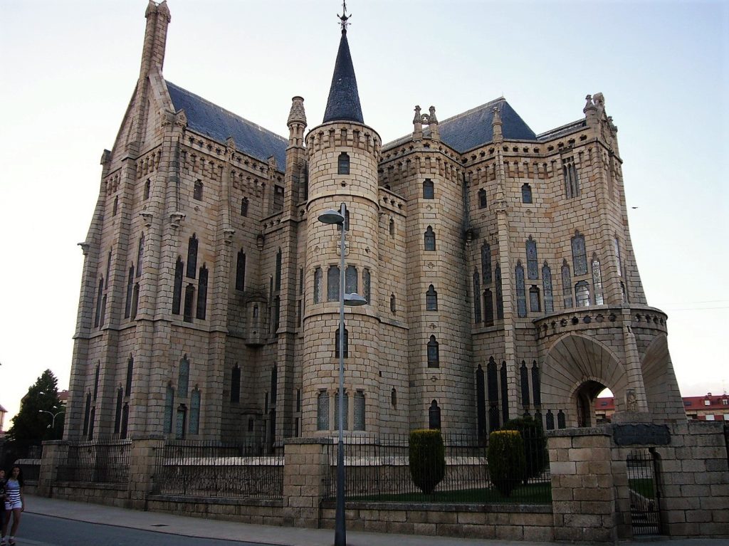 Astorga, le palais épiscopal dessiné par Gaudi