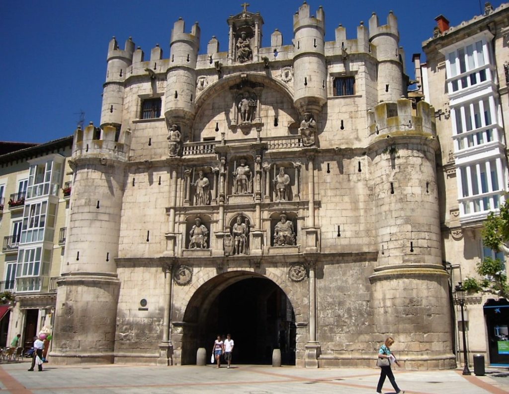 A Burgos, plusieurs portes dont San JUan, San ESteban et Santa Maria.