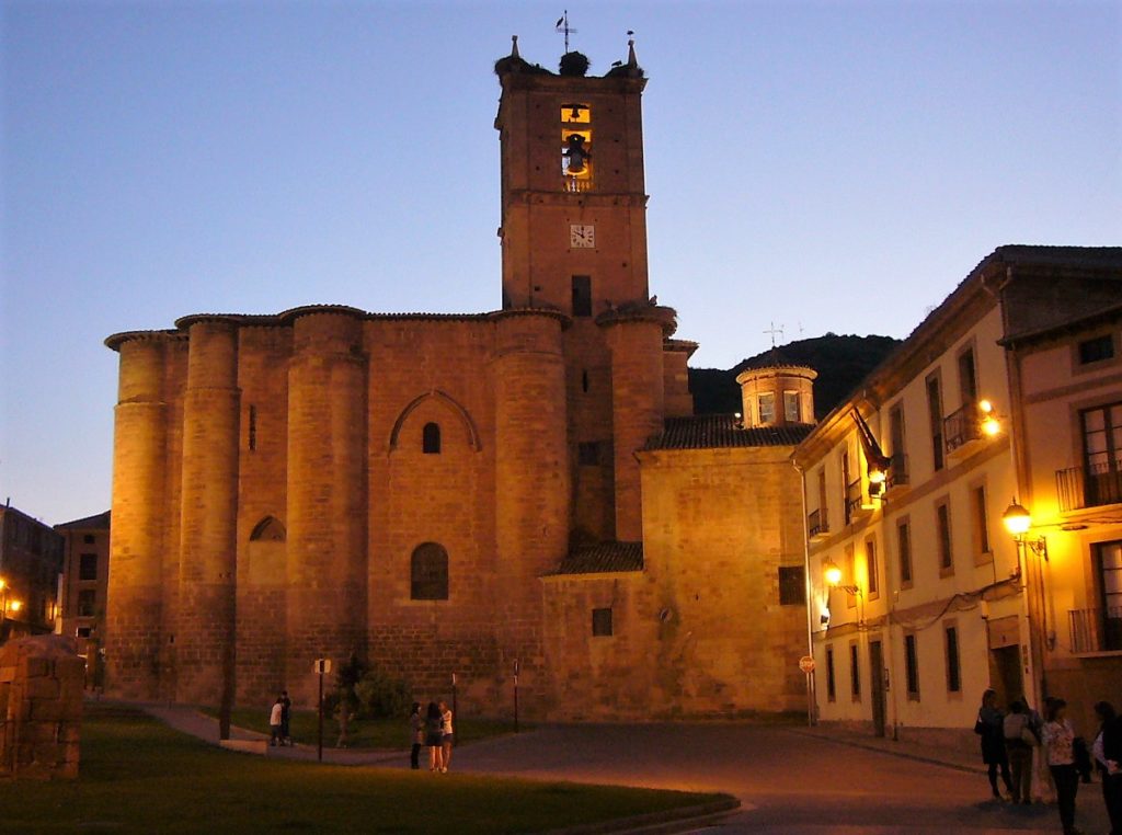 A Najera, l'église Santa Maria la Real et le panthéon royal des rois de Navarre.