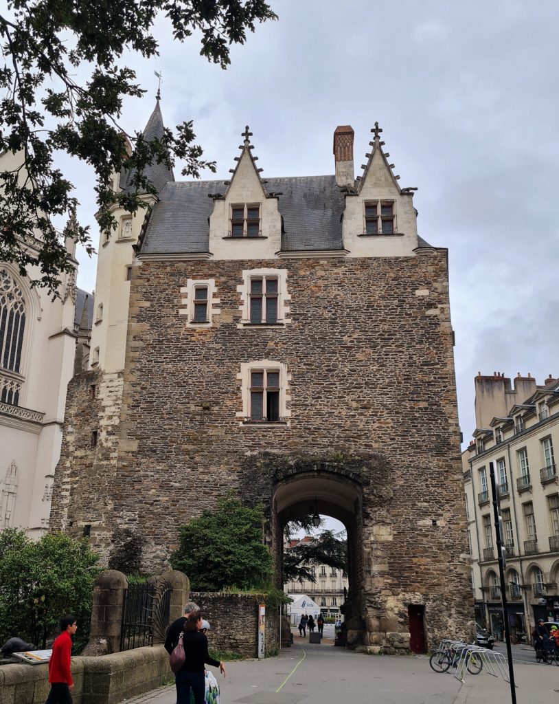 Porte d'entrée de l'ancienne muraille de Nantes.
