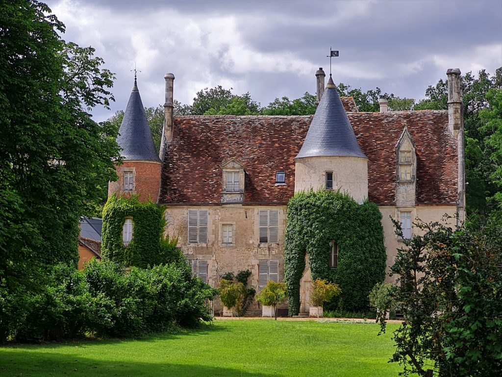 Château entreIssoudun et Neuvy Pailloux.