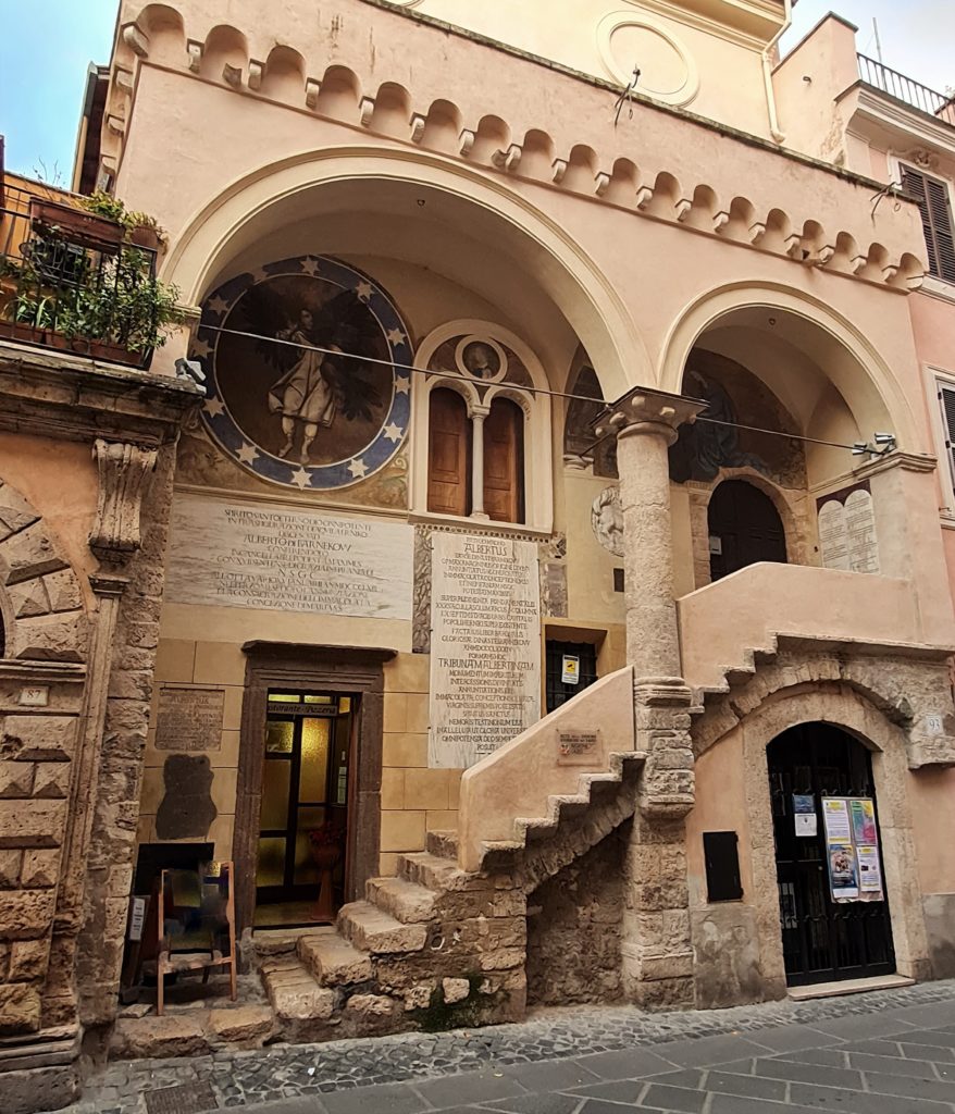 La ville est connue pour le traité d'Anagni par lequel, en 1295, à l'initiative du pape Boniface VIII un terme est mis à la guerre opposant l'Aragon-Catalogne à la France au sujet de la Sicile. Au XII siècle, la ville devient le lieu de résidence des papes qui y trouvent refuge. Beaucoup de papes sont originaires de cette ville.
