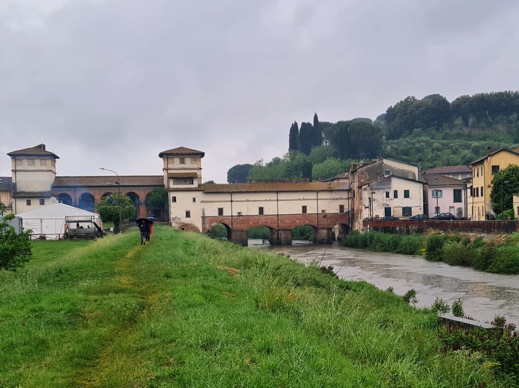 Ville de Ponte a Cappiano avec son Pont du XVIème reconstruit par Côme de Medicis sur le canal Usciana