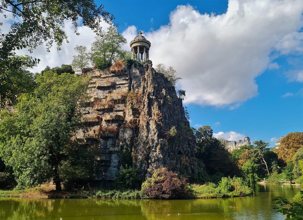 Traversée de Paris GRP 2 - Le rocher des Buttes Chaumont