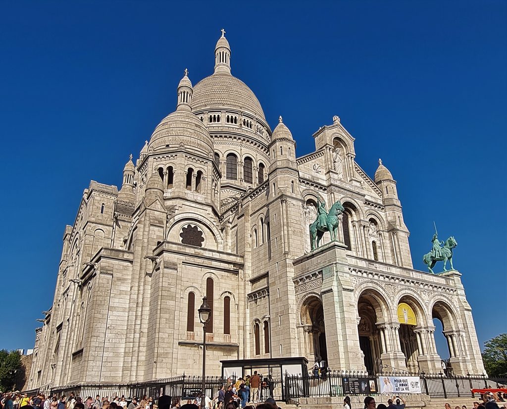 Traversée de Paris GRP 3.
La basilique de Montmartre.